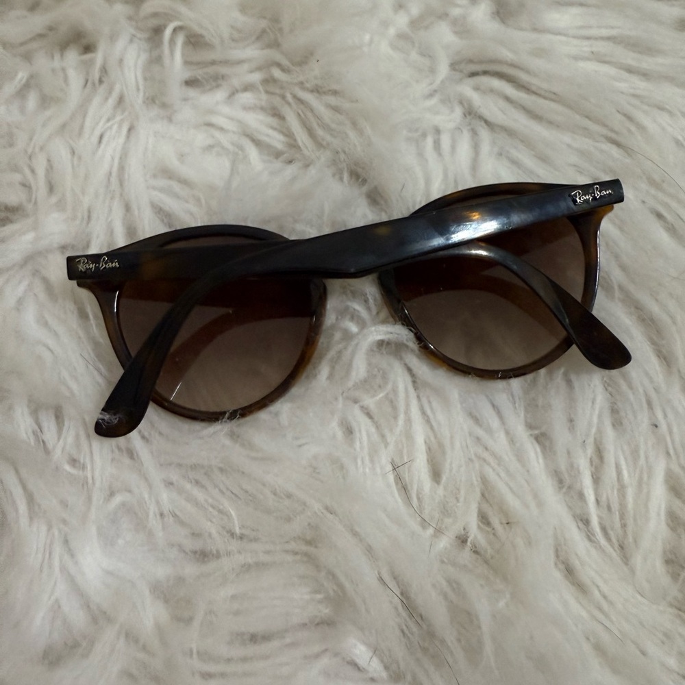 Ray Ban Sunglasses with Original Case